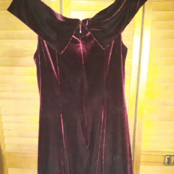 Escape SZ 12 Elegant Burgundy Wine Velvet Off the Shoulder Dress Formal Party - Picture 2 of 10